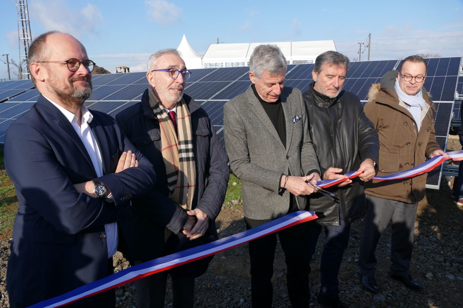 UEM, la Ville de MontignylèsMetz et Demathieu Bard inaugurent le 1er parc photovoltaïque en UEM, la Ville de MontignylèsMetz et Demathieu Bard inaugurent le 1er parc photovoltaïque en